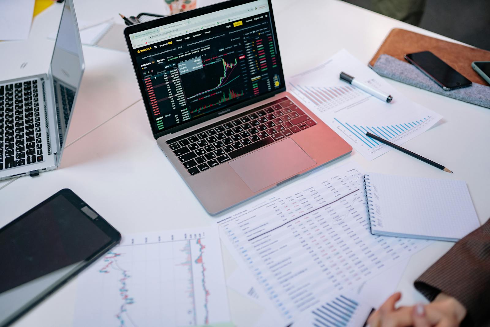 Stylised financial ledger, filing calendar, and compliance checklist